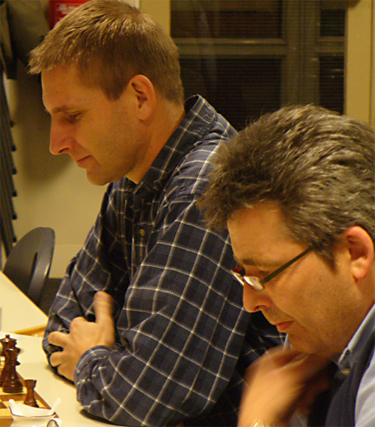 P1040116.jpg - Rob van den Heuvel en Peter van der Schee (voorgrond)